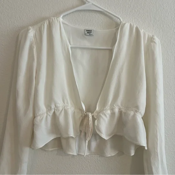 Aritzia Sunday Best Cropped Tie-Front Blouse - Picture 5 of 7